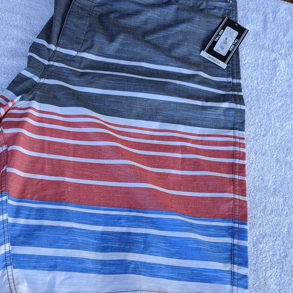 Roundtree and Yorke Board Shorts 2XT - Picture 4 of 6